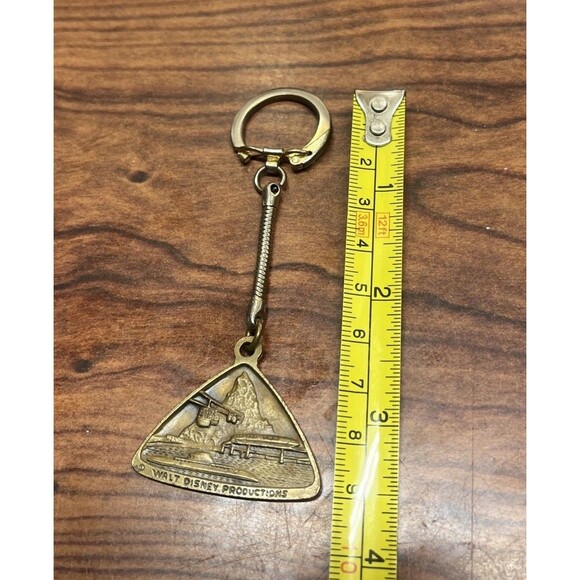 Vintage 60’s Disneyland Theme Amusement Park California Rides Keychain Key Ring - Picture 4 of 4